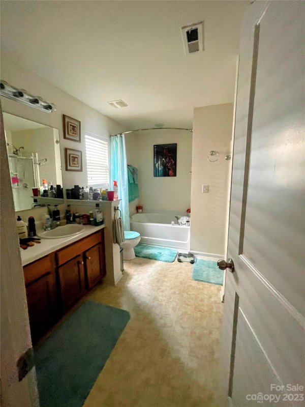 Property image 3 at 1002 Mearn Road, Charlotte, NC 28216