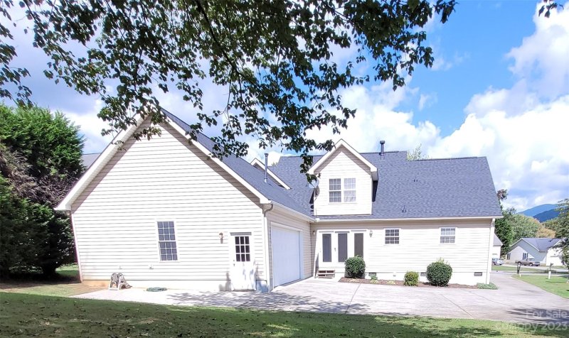 Property image 2 at 15 Eden Glen Road, Black Mountain, NC 28711