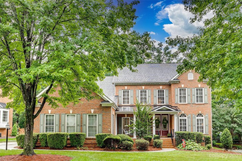 10129 Hazelview Drive