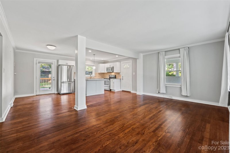 Property image 4 at 2534 Elkwood Circle, Charlotte, NC 28205