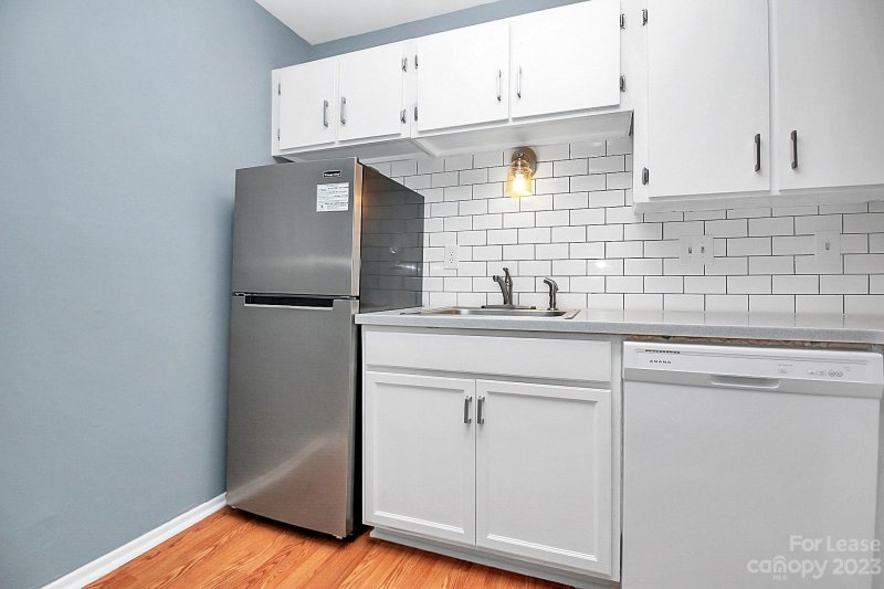 Property image 5 at 1635 Merry Oaks Road, Charlotte, NC 28205