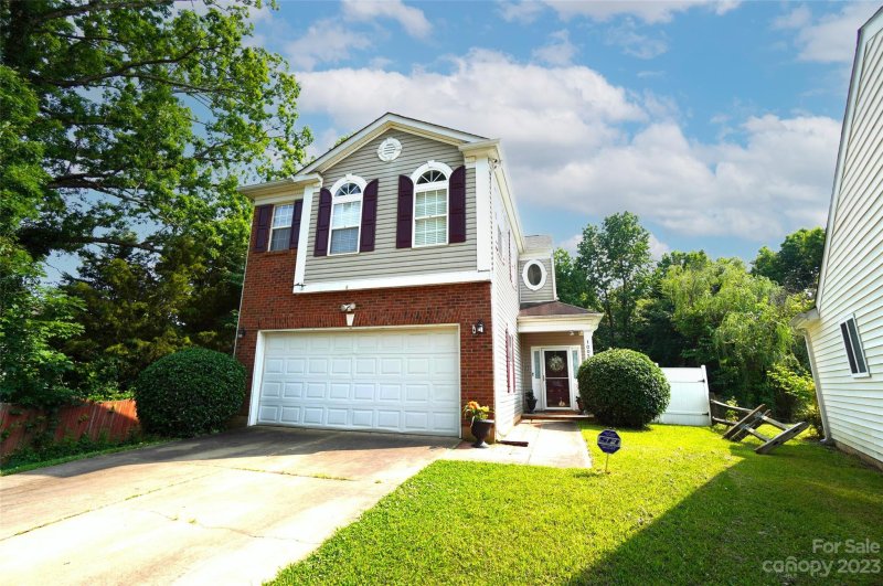 Property image 2 at 1002 Hipp Road, Charlotte, NC 28216