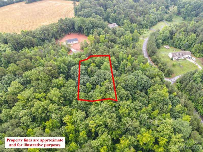 Property image 3 at 111 Spalding Court, Statesville, NC 28677