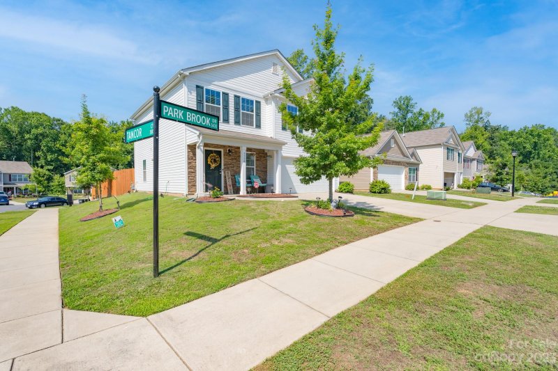 Property image 3 at 5328 Park Brook Drive, Charlotte, NC 28269