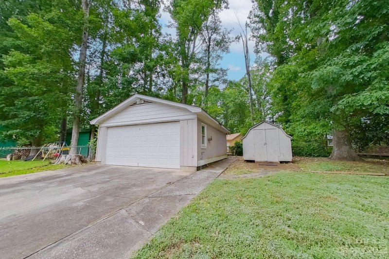 Property image 2 at 6717 Elm Forest Drive, Charlotte, NC 28212