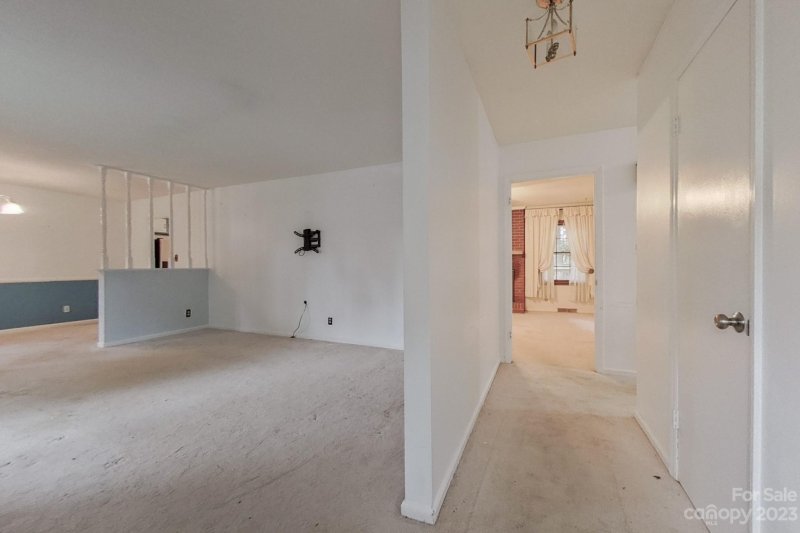 Property image 3 at 6717 Elm Forest Drive, Charlotte, NC 28212