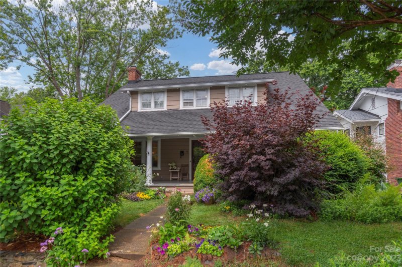 Property image 2 at 17 Darcy Lane, Asheville, NC 28804