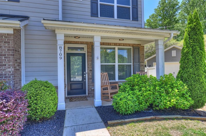 Property image 3 at 8709 Aspinwall Drive, Charlotte, NC 28216