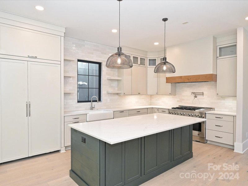 Property image 5 at 930 Laurel Creek Lane, Charlotte, NC 28211