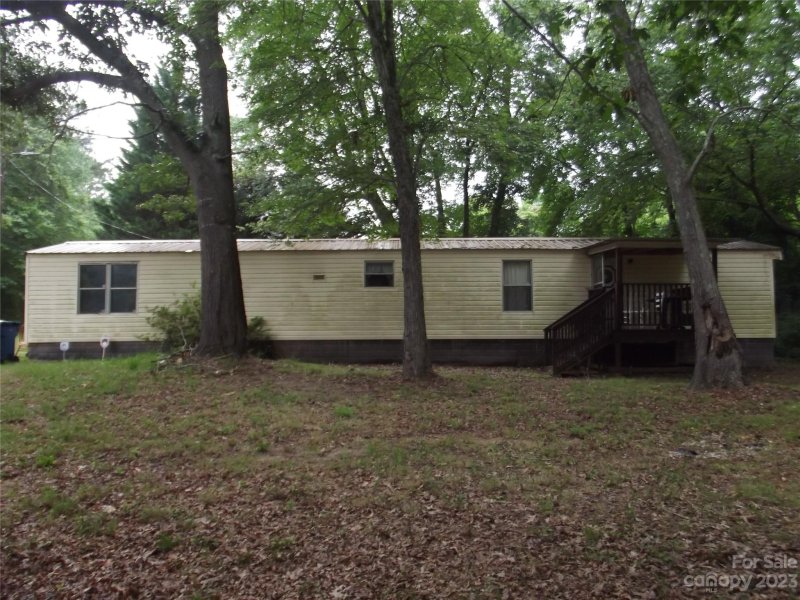 Property image 2 at 2767 Burnt Leaf Lane, Newton, NC 28658