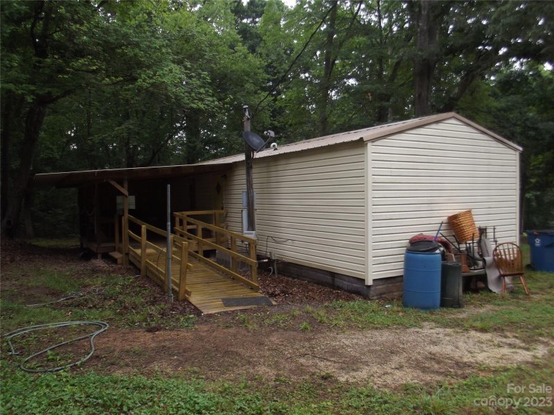 Property image 3 at 2767 Burnt Leaf Lane, Newton, NC 28658