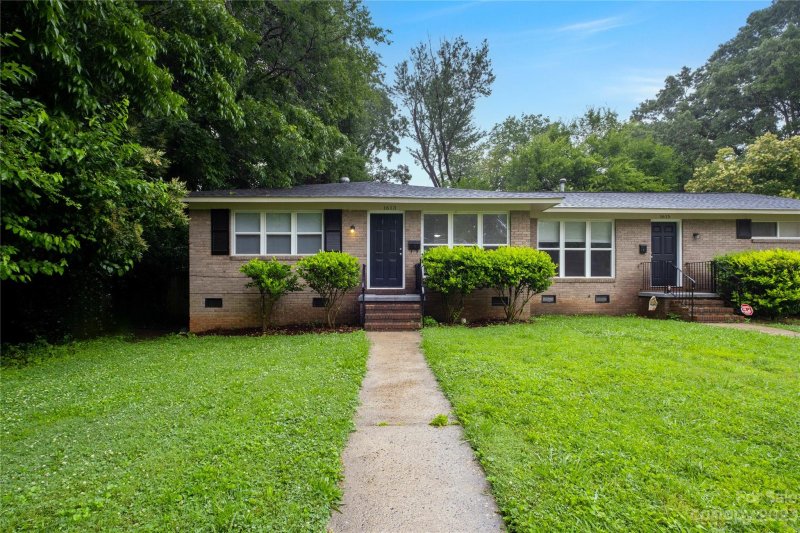 Property image 3 at 1613 Herrin Avenue, Charlotte, NC 28205