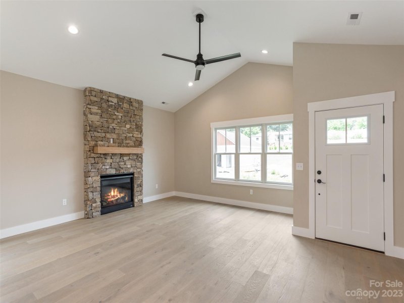 Property image 3 at 97 Olde Oak Way, Hendersonville, NC 28791