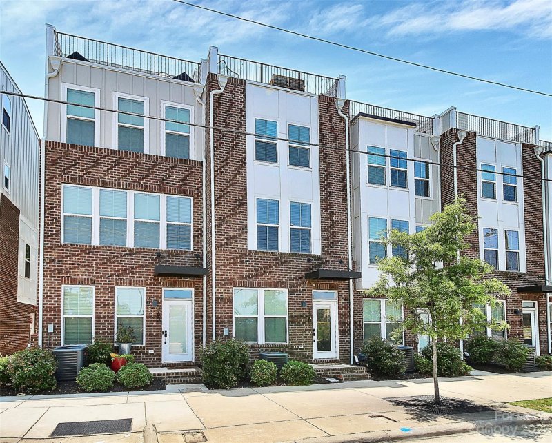 Property image 2 at 256 Parkwood Avenue, Charlotte, NC 28206