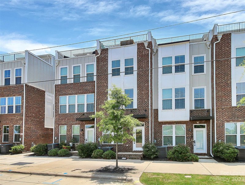 Property image 3 at 256 Parkwood Avenue, Charlotte, NC 28206