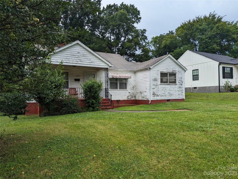 Property image 3 at 2834 Cowles Road, Charlotte, NC 28208