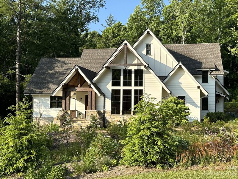 450 Barrington Drive