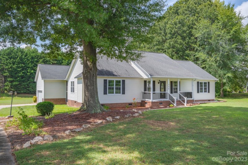 Property image 2 at 306 Little Daisy Lane, York, SC 29745