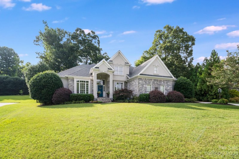 Property image 2 at 123 Lake Pointe Drive, Fort Mill, SC 29708