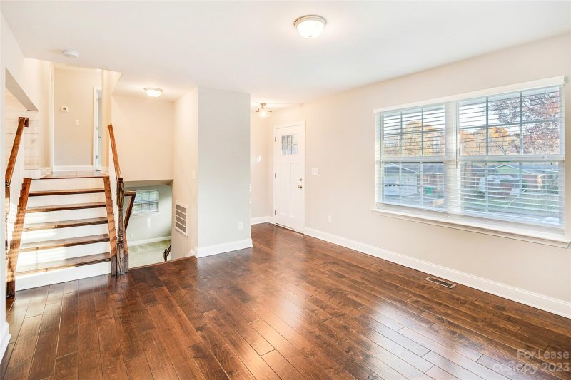 Property image 5 at 2531 Tanglebrook Lane, Charlotte, NC 28216