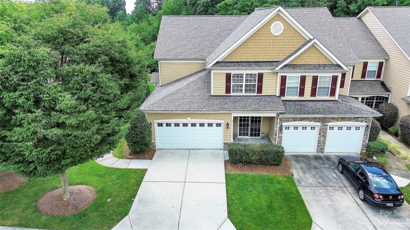 Property image 3 at 713 Deerbrook Lane, Tega Cay, SC 29708
