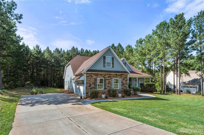 Property image 2 at 527 Zelkova Street, York, SC 29745