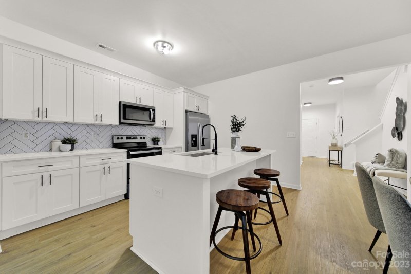 Property image 2 at 2728 Bramble Ridge Court, Charlotte, NC 28215