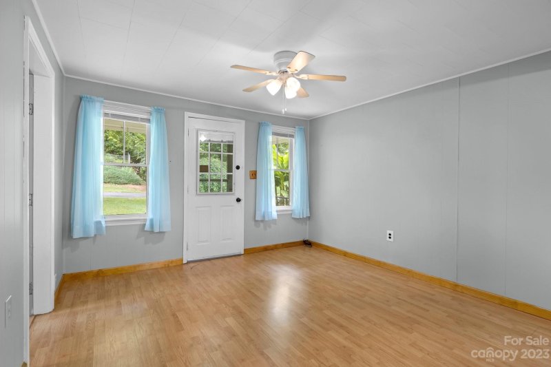 Property image 5 at 208 Appalachian Way, Asheville, NC 28806