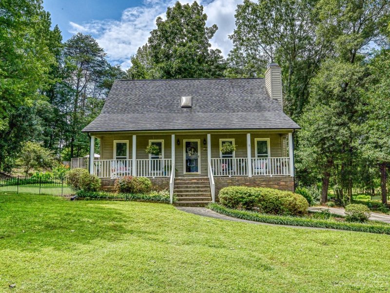 108 Brookside Drive