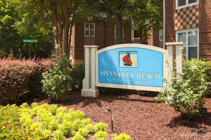 Property image 3 at 915 Northeast Drive, Davidson, NC 28036