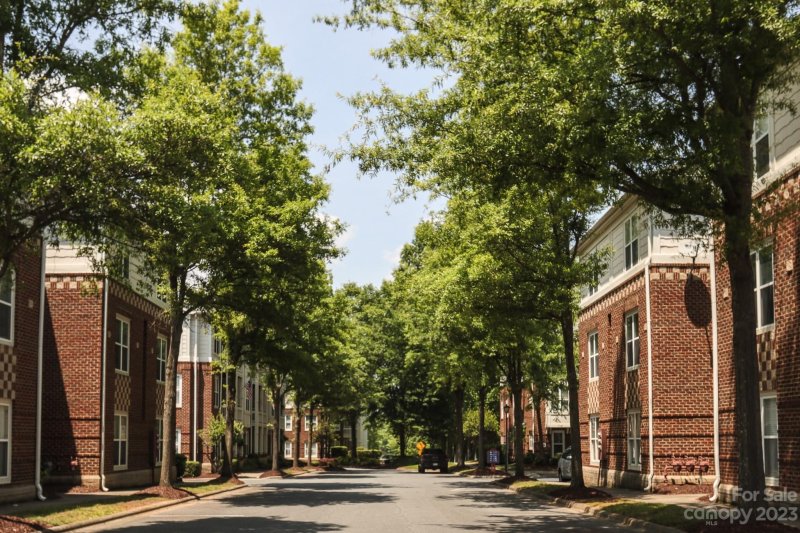 Property image 4 at 915 Northeast Drive, Davidson, NC 28036