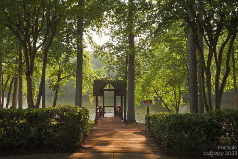 Property image 5 at 915 Northeast Drive, Davidson, NC 28036