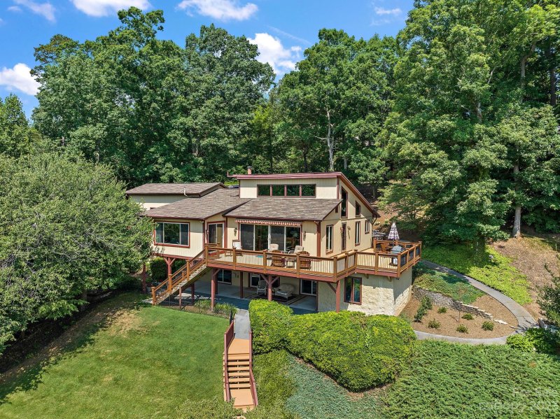 Property image 3 at 6342 Mountainside Drive, Hickory, NC 28601