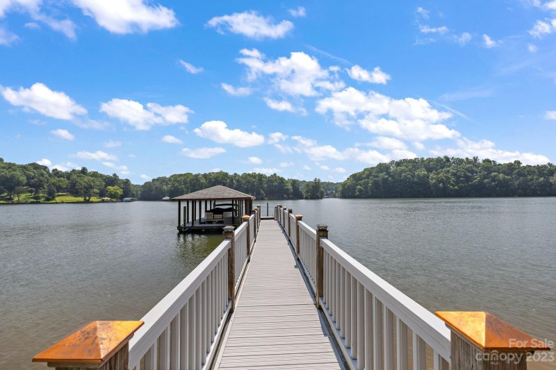 Property image 5 at 6342 Mountainside Drive, Hickory, NC 28601