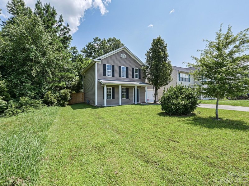 Property image 2 at 6938 Wandering Creek Drive, Charlotte, NC 28216