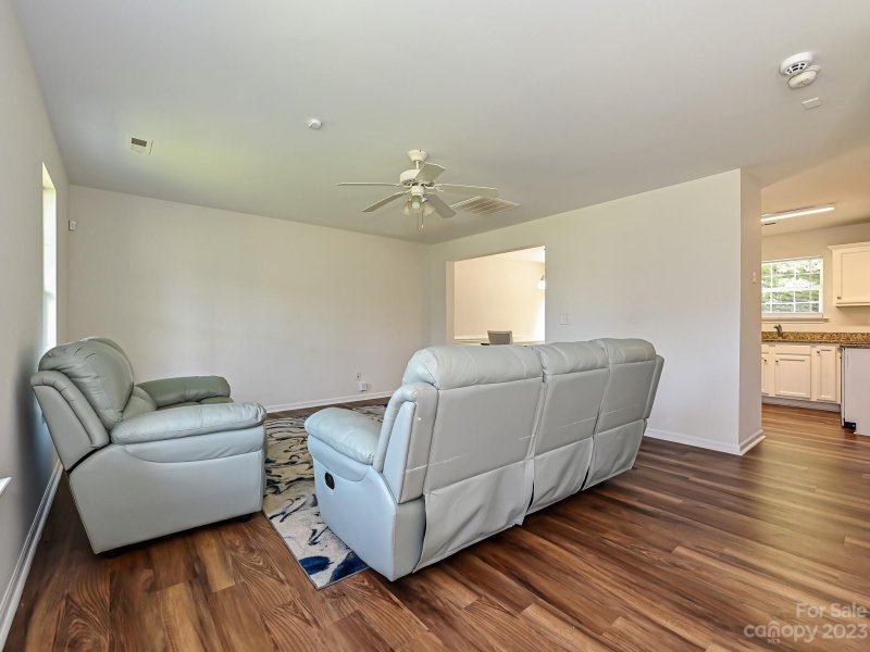 Property image 4 at 6938 Wandering Creek Drive, Charlotte, NC 28216