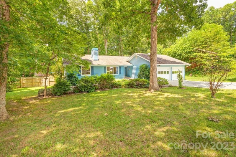 Property image 2 at 1 Canterbury Drive, Arden, NC 28704