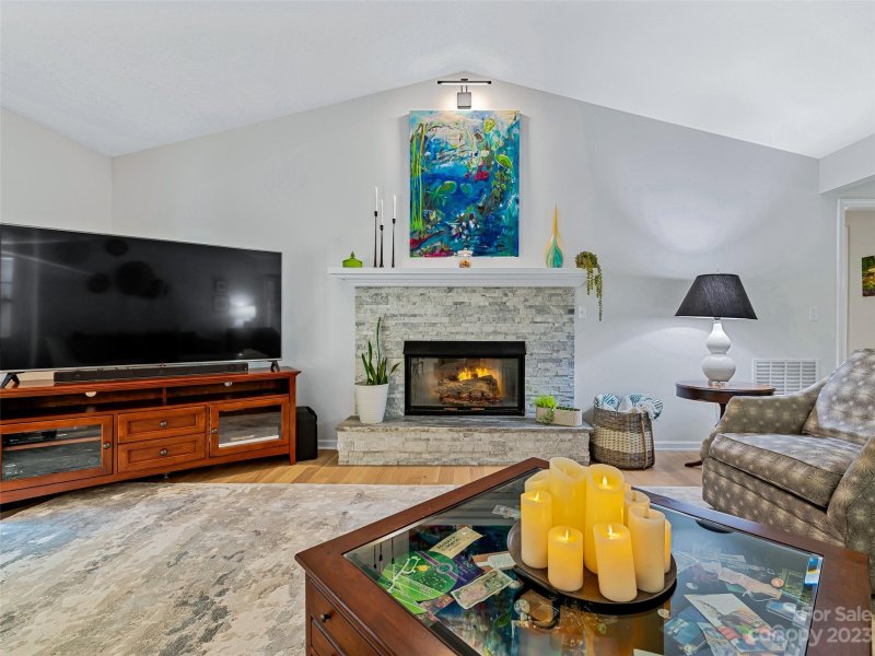 Property image 4 at 18 Legendary Road, Hendersonville, NC 28739