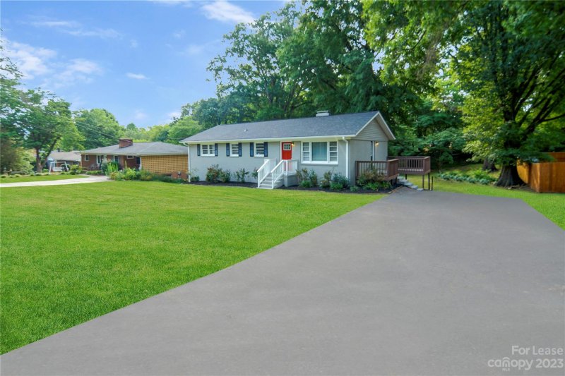 Property image 2 at 14 Fleetwood Drive, Concord, NC 28027