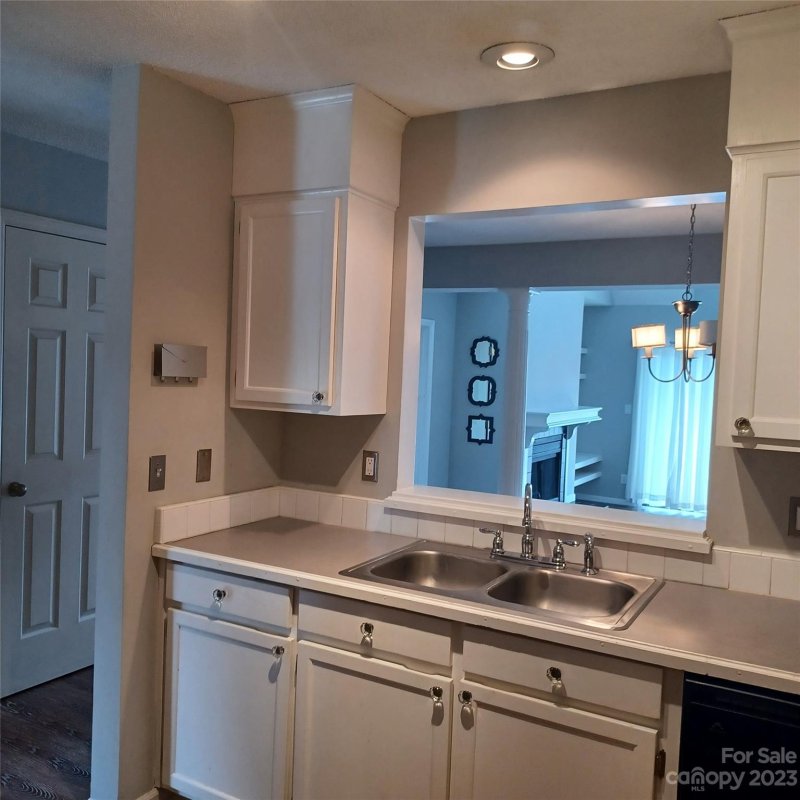 Property image 4 at 9037 J M Keynes Drive, Charlotte, NC 28262