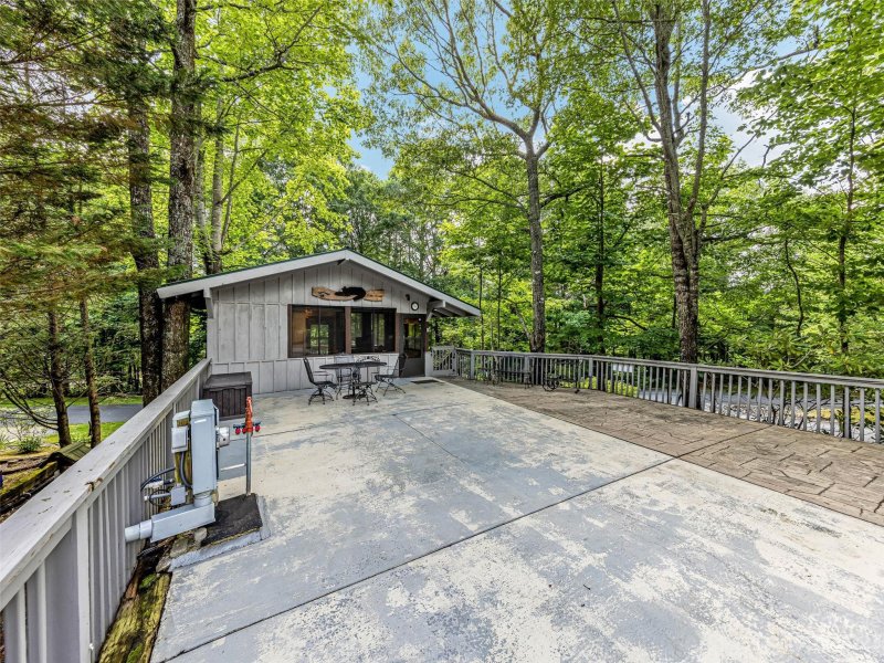 Property image 4 at 8 S Cumberland Drive, Lake Toxaway, NC 28747