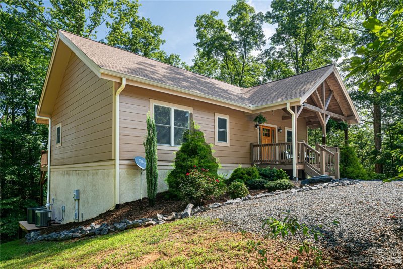 Property image 3 at 555 Nathan Mcdaniel Drive, Nebo, NC 28761