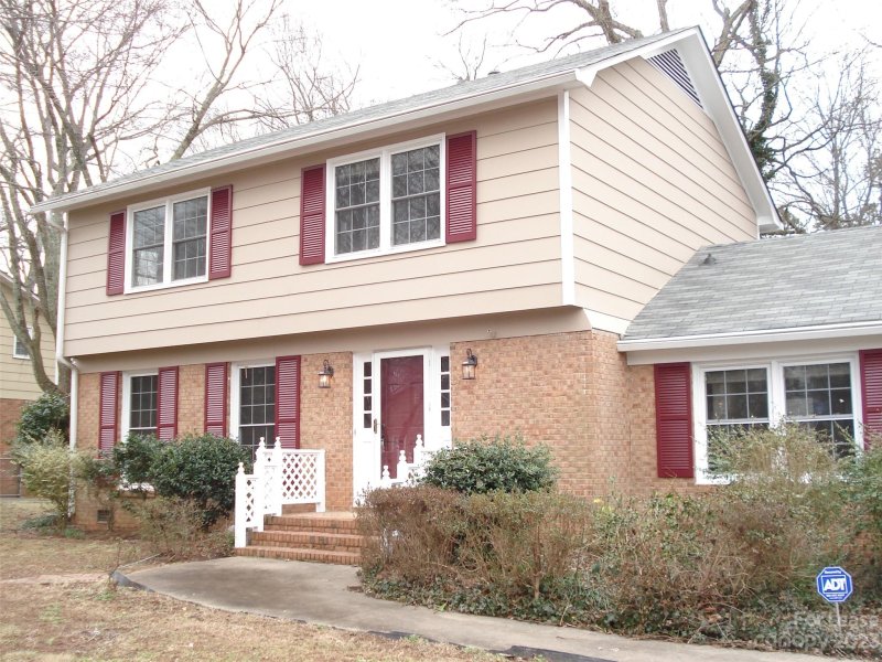 1201 Mclaughlin Drive