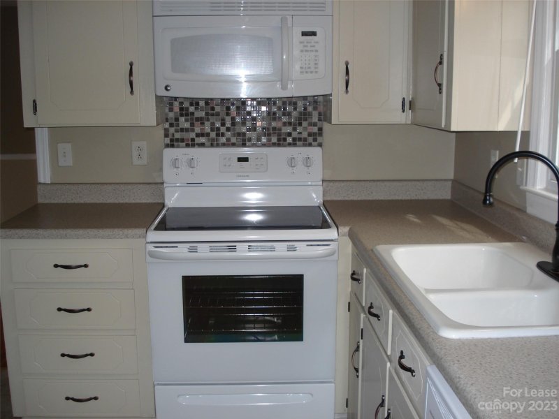 Property image 2 at 1201 Mclaughlin Drive, Charlotte, NC 28212