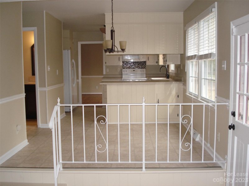 Property image 4 at 1201 Mclaughlin Drive, Charlotte, NC 28212