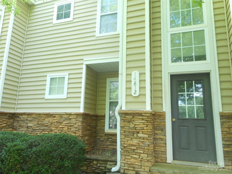 Property image 2 at 14812 Scothurst Lane, Charlotte, NC 28277