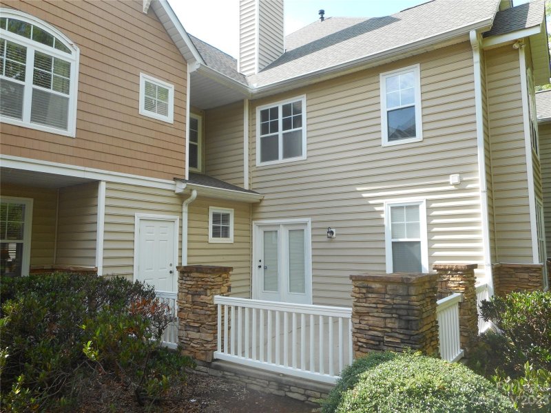 Property image 3 at 14812 Scothurst Lane, Charlotte, NC 28277