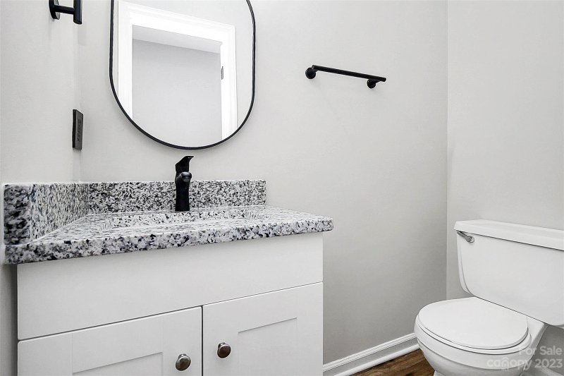 Property image 3 at 4520 Central Avenue, Charlotte, NC 28205