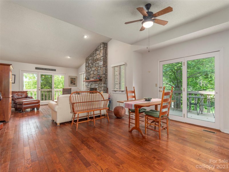 Property image 4 at 12 Ridgeview Drive, Asheville, NC 28804