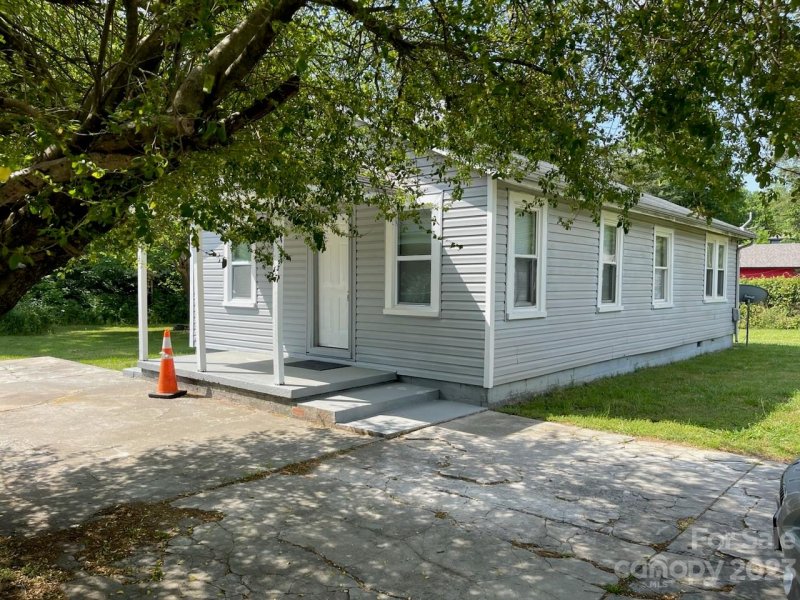 Property image 2 at 414 Centre Street, Charlotte, NC 28216